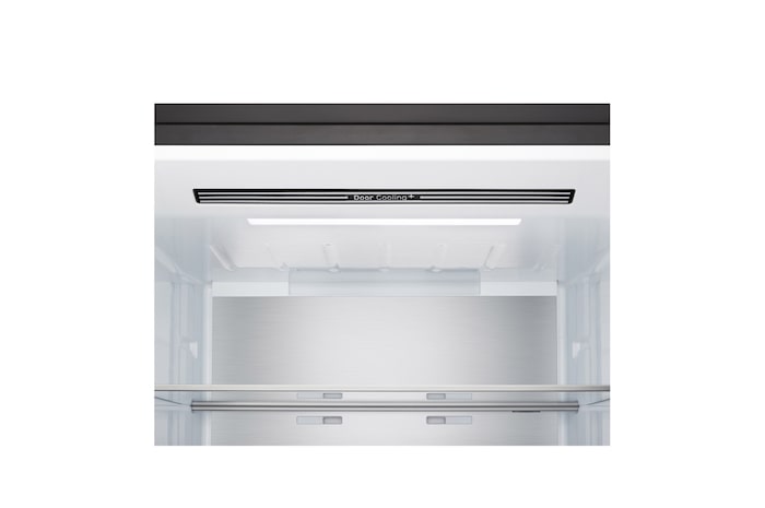 Холодильник с морозильной камерой LG (GC-B640FTBM), вид спереди, показывающий вентиляционное отверстие DoorCooling+™