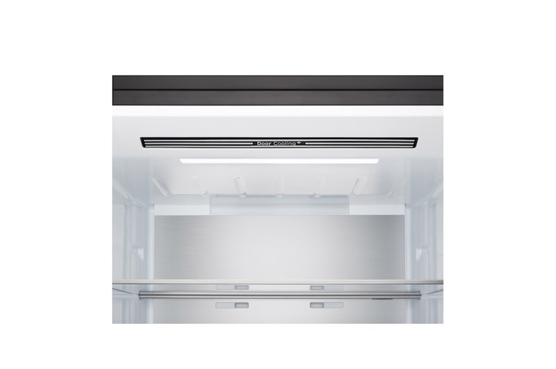 Холодильник с морозильной камерой LG (GC-B640FTBM), вид спереди, показывающий вентиляционное отверстие DoorCooling+™