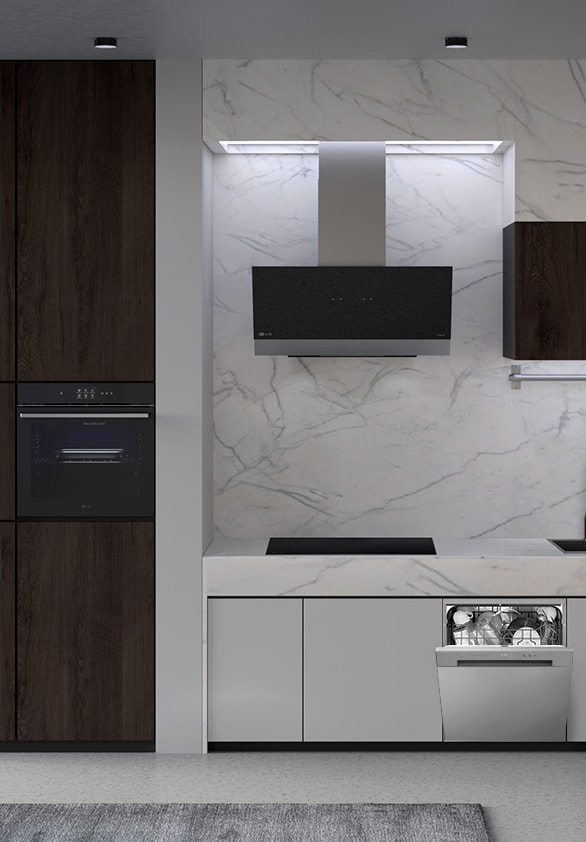 Une cuisine équipée du lave-vaisselle en pose libre de LG, d’un four, d’une hotte et d’une plaque de cuisson à induction.