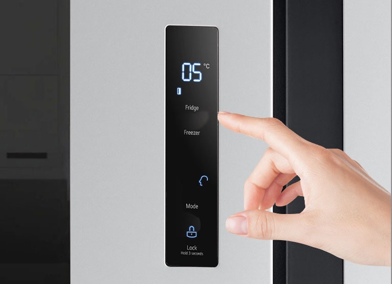 Image de la vue du dessus de la porte du réfrigérateur ouverte