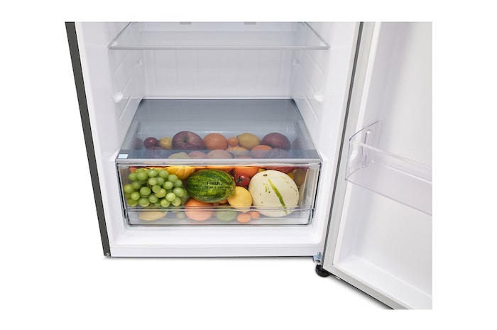 Bottom drawer detail