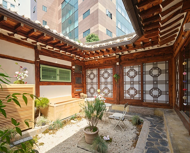 Pohled na penzion hanok.	