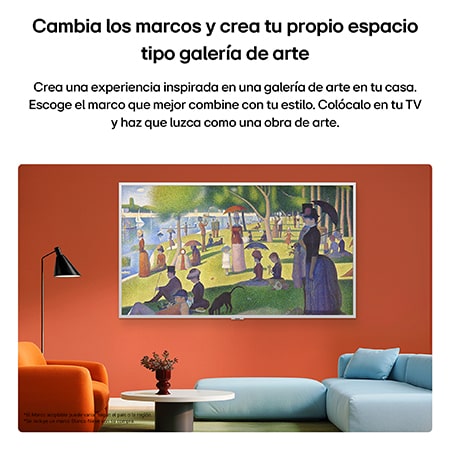 El Gallery Design with Attachable Frame del LG Gallery TV AI con marco LX7 ART TV está montado en la pared y muestra cómo transforma el ambiente de todo el espacio. Se exhiben marcos en los colores Warm Walnut y Snow White.