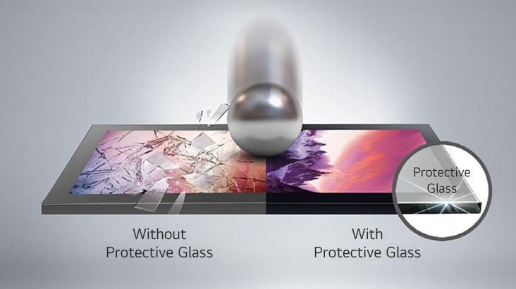 Cuando un fuerte impacto golpea el cristal frontal desde el exterior, la pantalla sin cristal protector se rompe, pero el XE3P minimiza los daños con el cristal protector.