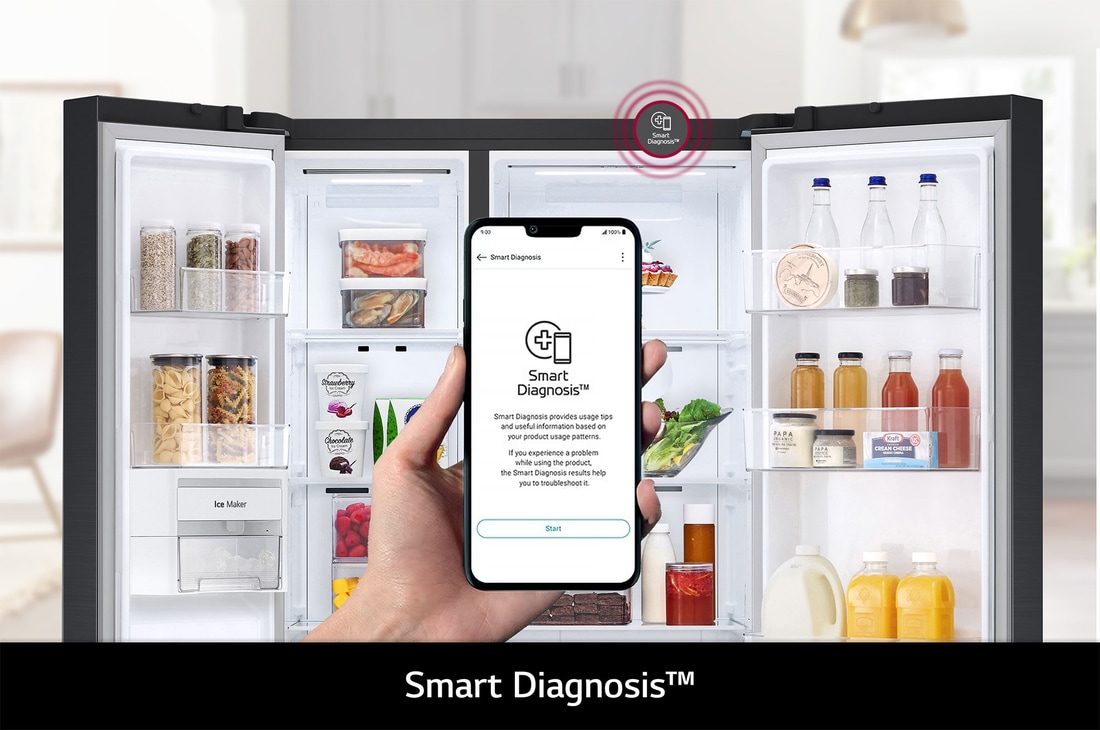 Refrigerador Side-by-Side LG VS28BT con App Smart Diagnosis en smartphone, permitiendo al usuario diagnosticar y solucionar problemas del refrigerador de forma rápida.
