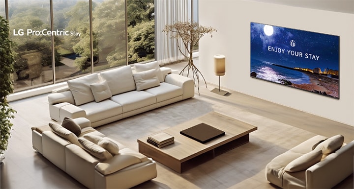En la pared del alojamiento se ha montado una televisión controlada a través de la solución Pro:Centric Stay.