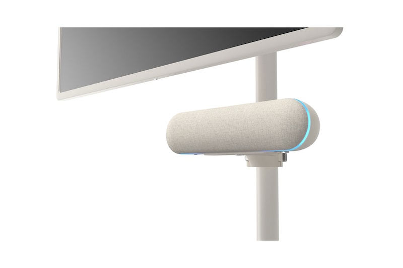 Primer plano del ángulo de 45 grados con la bccina con iluminación ambiental color menta conectada al LG StanbyME.