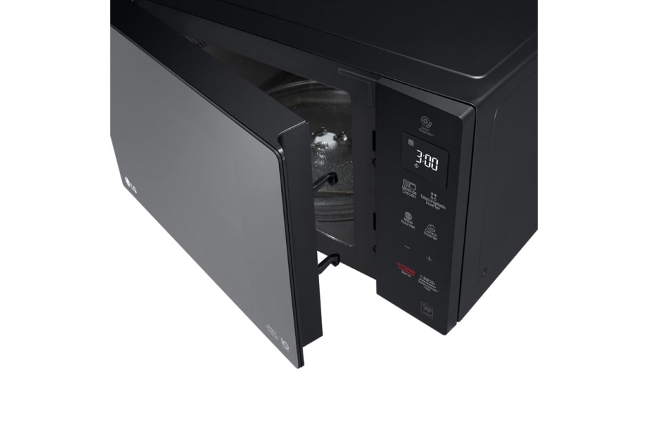 LG Horno Microondas NeoChef™ 1.5 pies³ con Grill, MH1536GIR