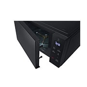 LG Horno de Microondas NeoChef™ 1.1 pies³ Grill , MH7032JAS