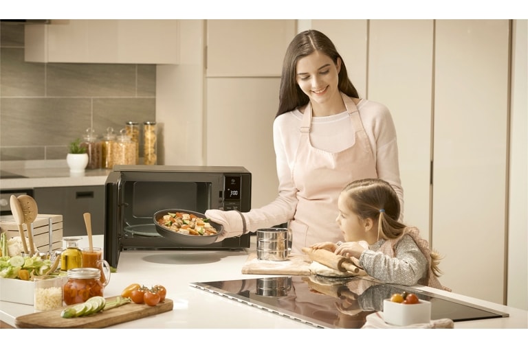 LG Horno de Microondas NeoChef™ 1.5 pies³   , MS1596DIR