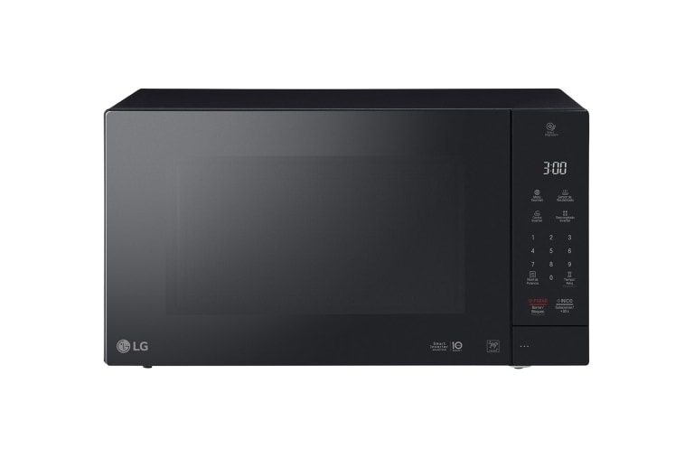 Vista frontal de Horno de Microondas NeoChef™ 2 pies³ Negro con EasyClean™ y Smart Diagnosis MS2097JSS