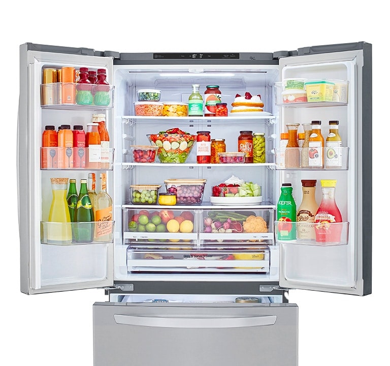 Imagen de la frescura, capacidad, cajón Glide N 'Serve y el sistema de hielo Slim SpacePlus que ofrece el refrigerador.