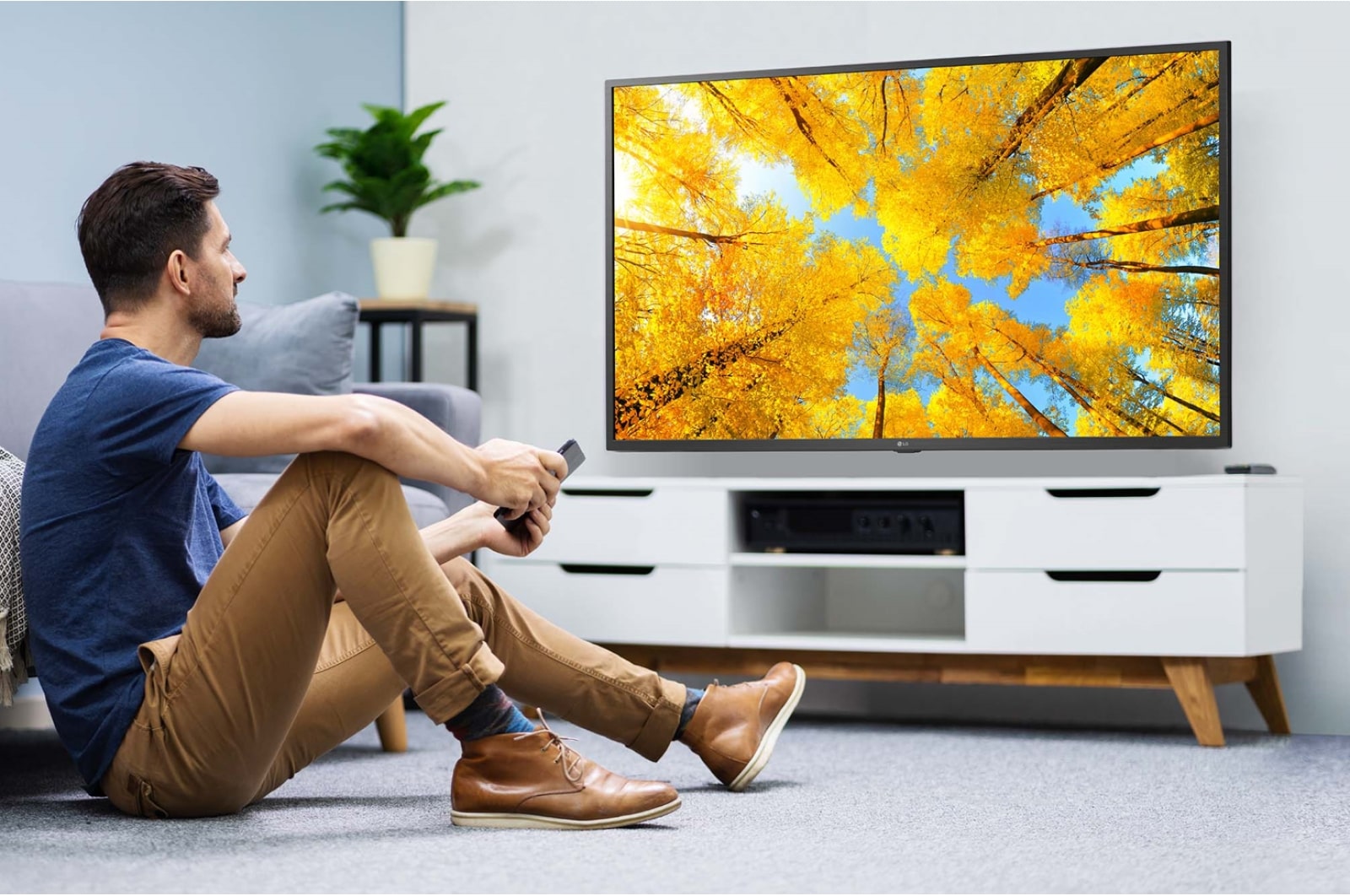 LG Pantalla LG UHD AI ThinQ 43" UQ75 4K Smart TV, 43UQ7500PSF