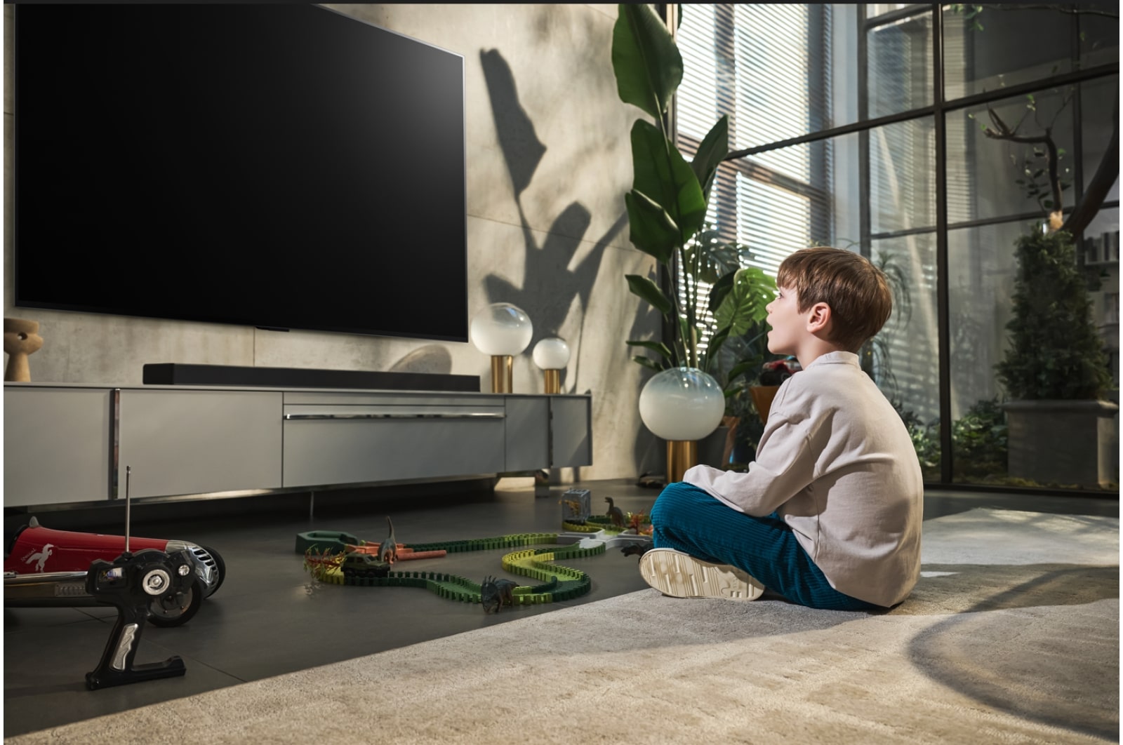 LG Pantalla LG OLED evo Gallery Edition 65" G2 4K Smart TV con ThinQ AI, OLED65G2PSA