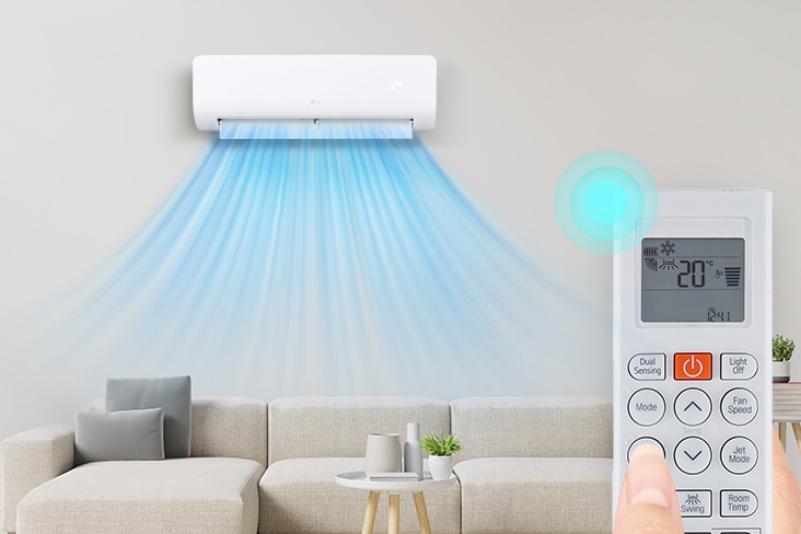 Aire acondicionado de pared y mando a distancia en modo de enfriamiento