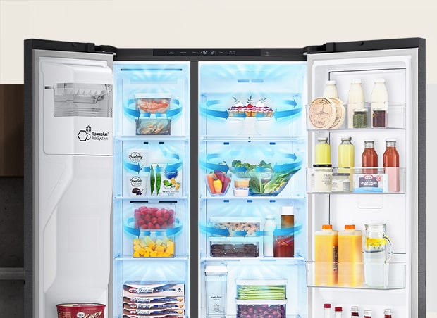 'Dentro del refrigerador lleno de ingredientes, las flechas azules, que significan frío, se muestran abajo, a ambos lados y en su totalidad. 