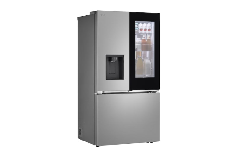 Refrigerador InstaView French Door LG GM89SXD Acero Negro, muestra el panel InstaView Door-in-Door iluminado, integrado en una cocina moderna de tonos gris-azulado.