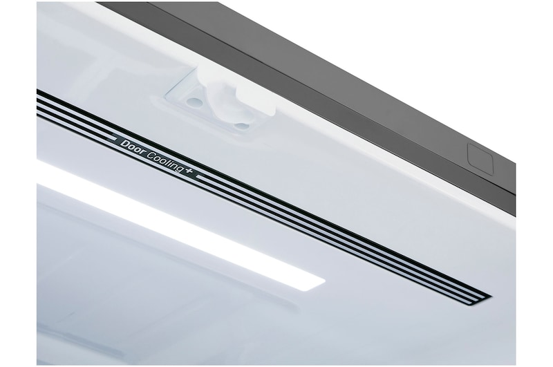 Vista cercana de la parte del congelador de un refrigerador de varias puertas.