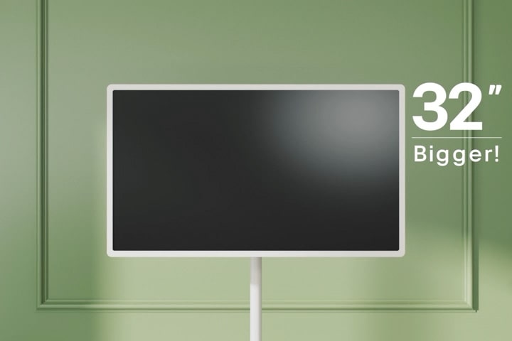 LG StanbyME 2 Max LX6 Beweglicher Bildschirm mit erweitertem 32-Zoll-Display aus 27 Zoll präsentiert eine herausgezoomte Landschaft und demonstriert nahtlos die Nutzung von Display, interaktivem Gaming und Taktmodus für flexible tägliche Nutzung.