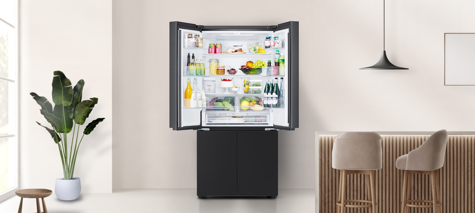 The lg refrigerator analyzes usage patterns by learning frequent opening times to prevent sudden temperature increases.