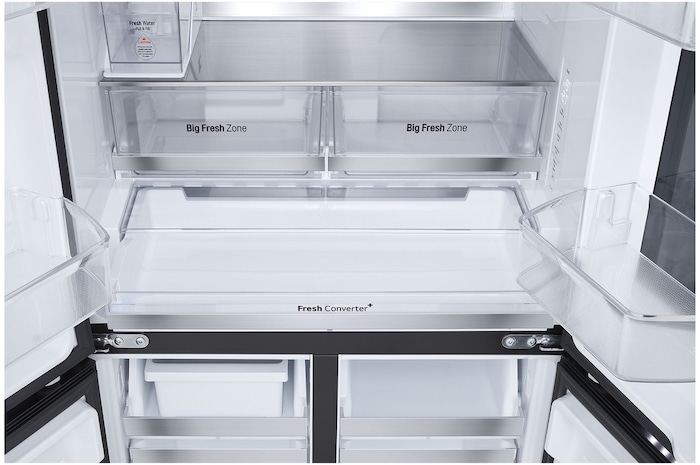 Bottom drawer open without food