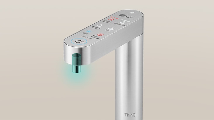 A water purifier outlet with a bright highlight effect	