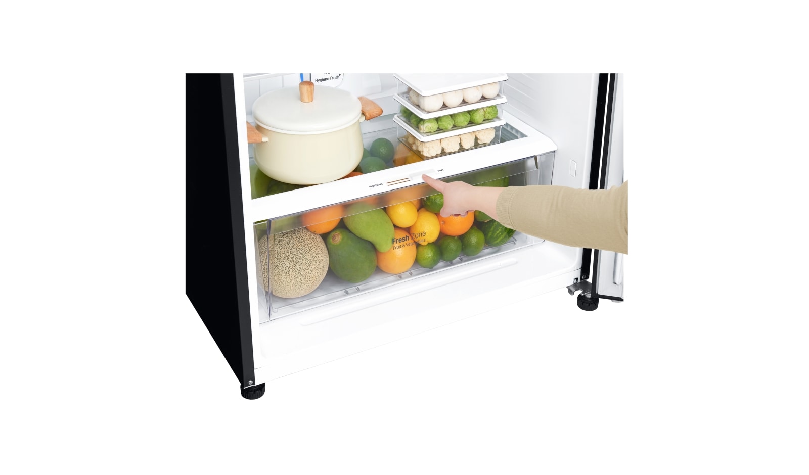 LG IEC Gross 547L Black Curved Class Top Freezer with Inverter Linear Compressor &  DoorCooling+, GN-C702SGGU