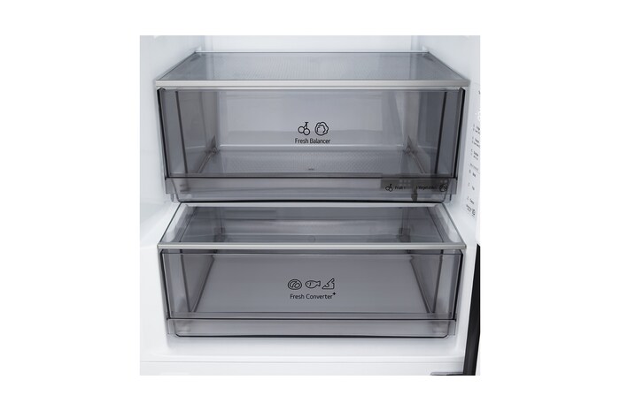 LG koelkast met vriezer (GBBS322CEV) plank gemarkeerd in blauw met pijlen omhoog en omlaag. De afbeelding rechts toont een uitgeklapte plank met twee waterflessen.