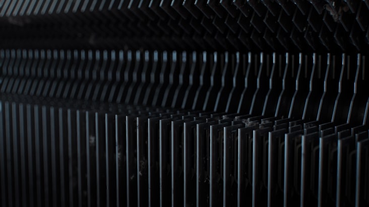 LG airconditioner met Freeze Cleaning-functie die bevriest, smelt en droogt om vuil en bacteriën te verwijderen voor grondige reiniging.
