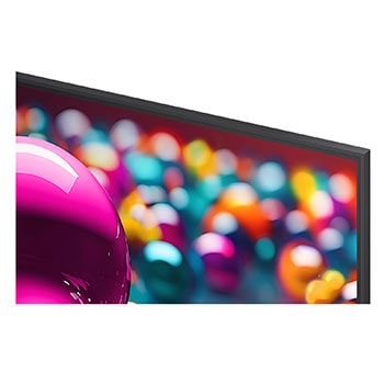 Before and after comparison of how LG 4K Super Upscaling improves image quality. Two panels showing the same image of a colorful bird sitting on a branch in a forest, panel on the right is faded out. The title talks about how 4K Super Upscaling enhances resolution, brightness and clarity. 