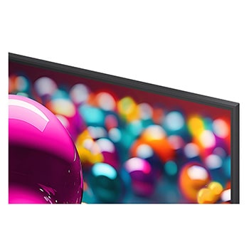 Before and after comparison of how LG 4K Super Upscaling improves image quality. Two panels showing the same image of a colorful bird sitting on a branch in a forest, panel on the right is faded out. The title talks about how 4K Super Upscaling enhances resolution, brightness and clarity. 