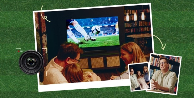 Een gezin dat geniet van een voetbalwedstrijd op een grote tv, een camera-opname van een interviewscène en een cameralens