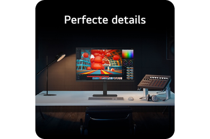 LG Monitor 32U720A in een professionele studio-opstelling, toont kleurcorrectiesoftware en benadrukt nauwkeurige kleurweergave voor gedetailleerde beeldbewerking.