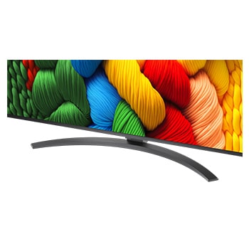 Vóór en na vergelijking van hoe LG 4K Super Opschalen de beeldkwaliteit verbetert. Twee panelen met dezelfde afbeelding van een kleurrijke vogel die op een tak in een bos zit; het rechter paneel is vervaagd. De titel beschrijft hoe 4K Super Opschalen de resolutie, helderheid en duidelijkheid verbetert. 