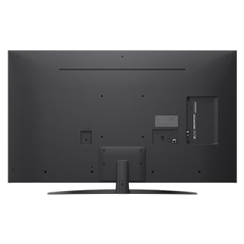 LG TV-scherm met een AI Magic Remote op de voorgrond. De AI-knop is gemarkeerd en een tekstballon toont tekst, stel een film voor die ik leuk vind. Op het scherm zien we het gebruikerspictogram E, dat aangeeft hoe AI Voice ID in staat was om te identificeren welke gebruiker het was en gepersonaliseerde aanbevelingen te geven op basis van alleen hun stem.
