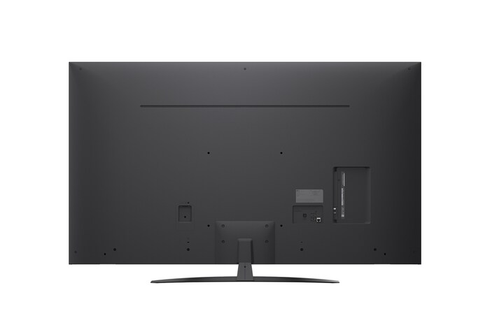 LG TV-scherm met een AI Magic Remote op de voorgrond. De AI-knop is gemarkeerd en een tekstballon toont tekst, stel een film voor die ik leuk vind. Op het scherm zien we het gebruikerspictogram E, dat aangeeft hoe AI Voice ID in staat was om te identificeren welke gebruiker het was en gepersonaliseerde aanbevelingen te geven op basis van alleen hun stem.