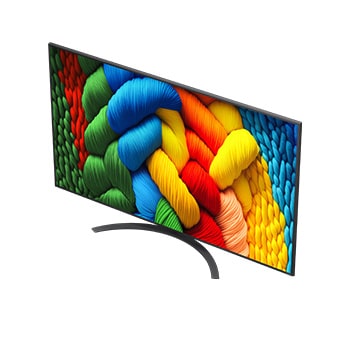 Een afbeelding is door het midden gesplitst om een voorbeeld te laten zien van vóór en na Pure Colors in Real 4K. De linkerkant van de carrousel is scherp en kleurrijk, terwijl de rechterkant vervaagd is. De titel beschrijft hoe elke scène visueel opvallender en aangenamer wordt gemaakt. 