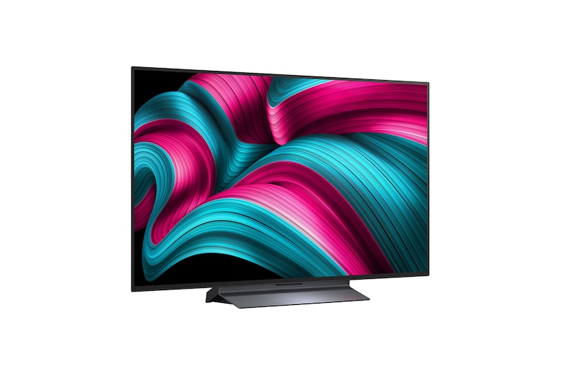 Een schuin aanzicht van een LG OLED evo AI C5 4K Smart TV.