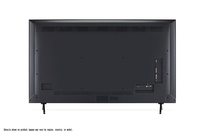 Een gezin zit op een bank met uitzicht op een LG QNED TV boven een TV-meubel en een klein meisje wijst naar een scherm waarop twee dolfijnen te zien zijn. De titel beschrijft hoe je kunt genieten van een hoge resolutie op een groot scherm.