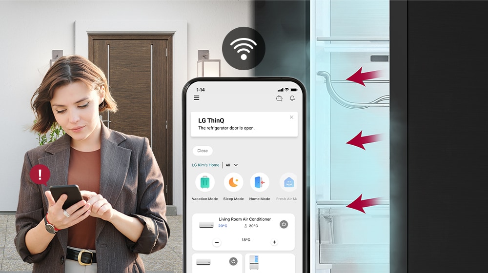 Aan de linkerkant komt een vrouw thuis en controleert de koelkast met de smartphone. We zien een smartphone in het midden. Rechts staat de koelkast open en komt er een koele wind uit de deur.