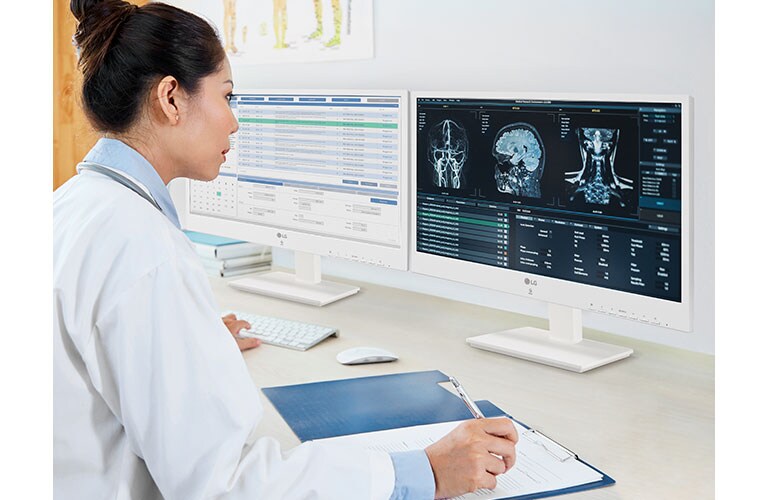 Het ontwerp zonder ventilator maakt minder lawaai en helpt ziekenhuispersoneel niet alleen om geconcentreerd te blijven werken, maar is ook kosteneffectief omdat er minder apparaten uitvallen door defecte ventilatoren.