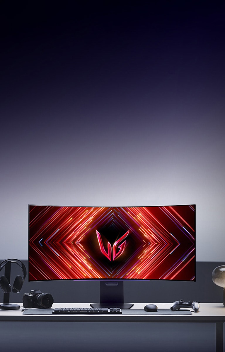 Een afbeelding van de gamingopstelling van de LG UltraGear OLED curved gamingmonitor 45GS95QE en 45GS96QB.	