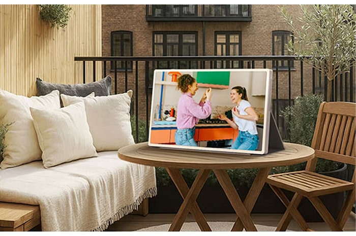 LG Beschermhoes met Stand voor StanbyME 2, FC25XA