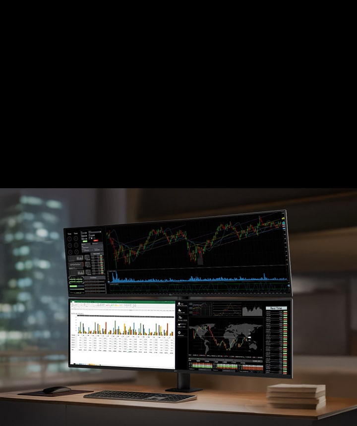 Kantooromgeving met de LG UltraWide-monitor voor het analyseren van meerdere gegevensdashboards en grafieken op een groot scherm.
