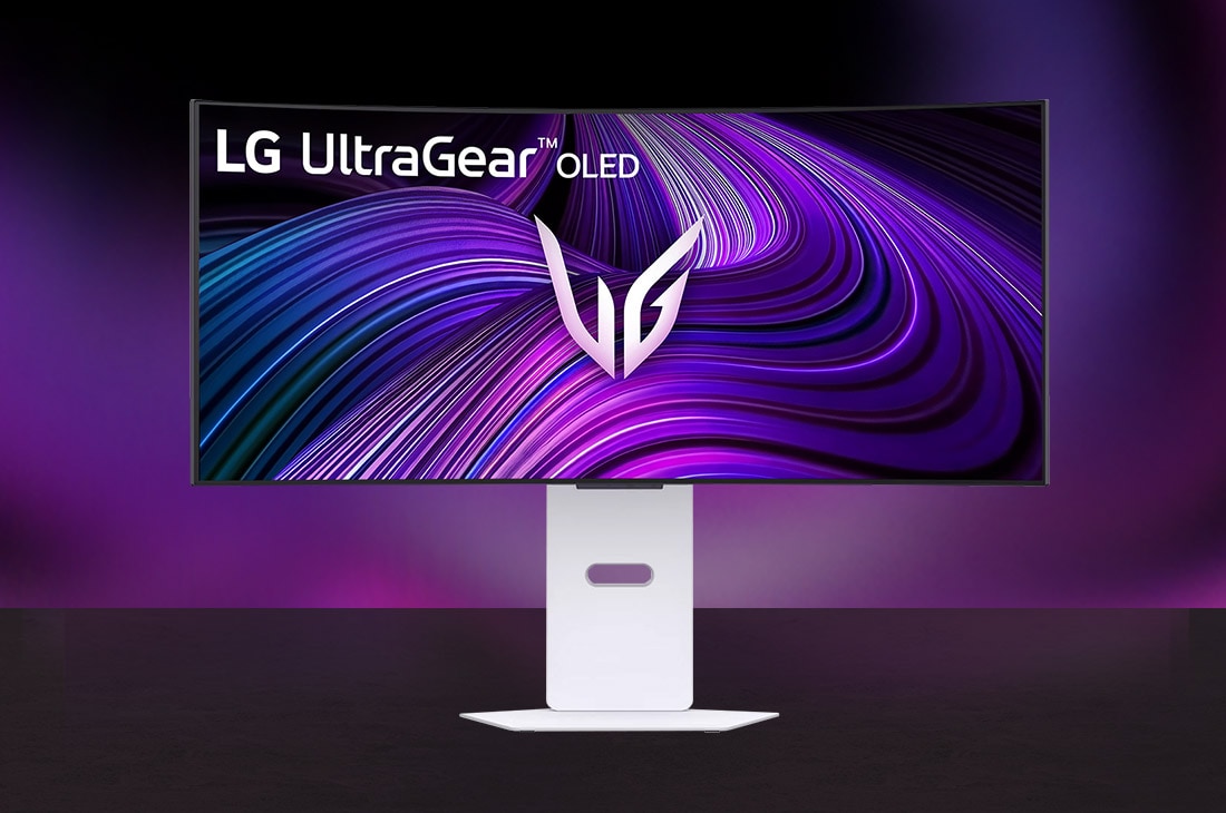 LG UltraGear 34GX90SA Monitor mit einem gekrümmten Display mit weißem Lünett und Stand.