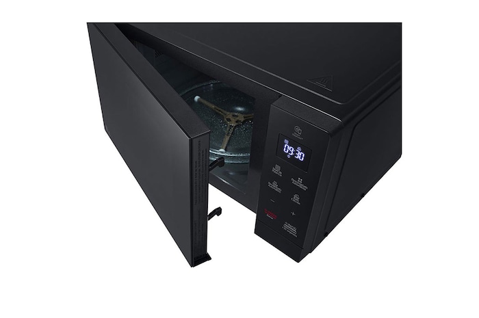 LG Microondas NeoChef™ Slim 1.1p³ EasyClean™ 900W Negro, MS3032JAS