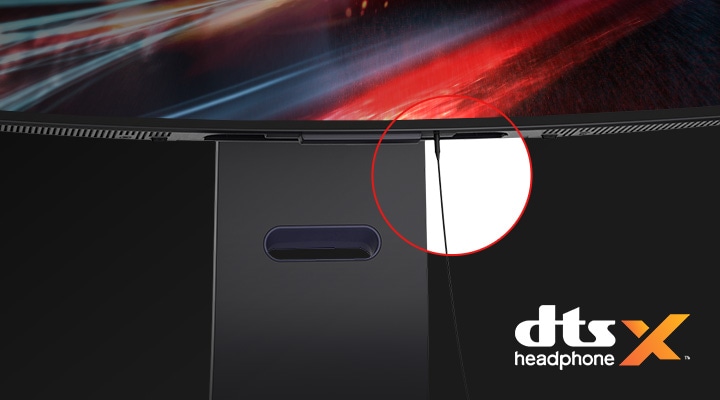 El cable de auriculares de 4 polos está conectado al monitor.