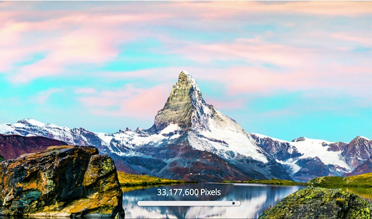Una escena de una montaña que muestra la mejora en la calidad de la imagen a medida que el número de píxeles aumenta hasta 33,177,600 en resolución 8K (reproducir video).