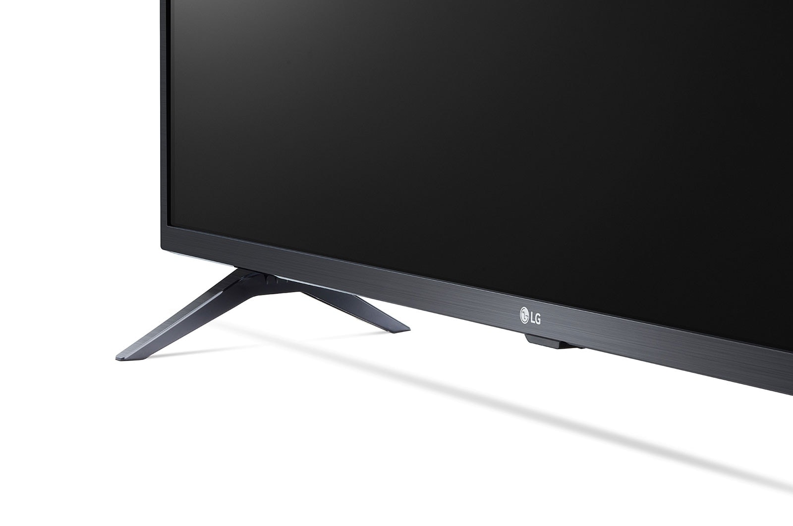 LG HD AI ThinQ 32'' LM637 Smart TV, Procesador α5 AI, Virtual Surround Plus, 32LM637BPDB