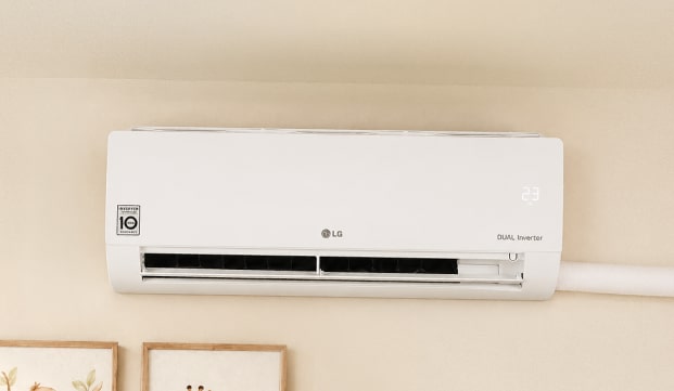 Aire acondicionado LG de pared instalado en la habitación del bebé.
